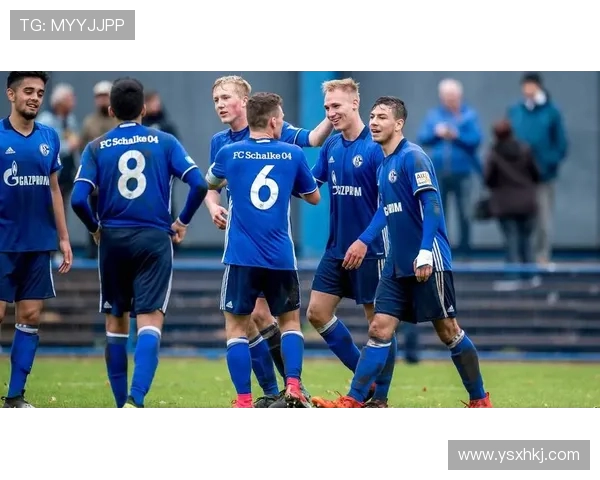 澳超神奇进球一脚两中门柱堪称神仙操作全场观众惊呼奇迹时刻